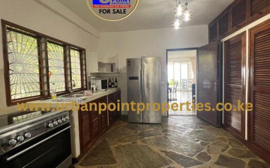 Villa in Malindi, 3bedroom main house and 2 one bedroom guest wing