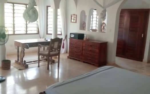 For sale 8 bedrooms house in Casuarina Malindi.